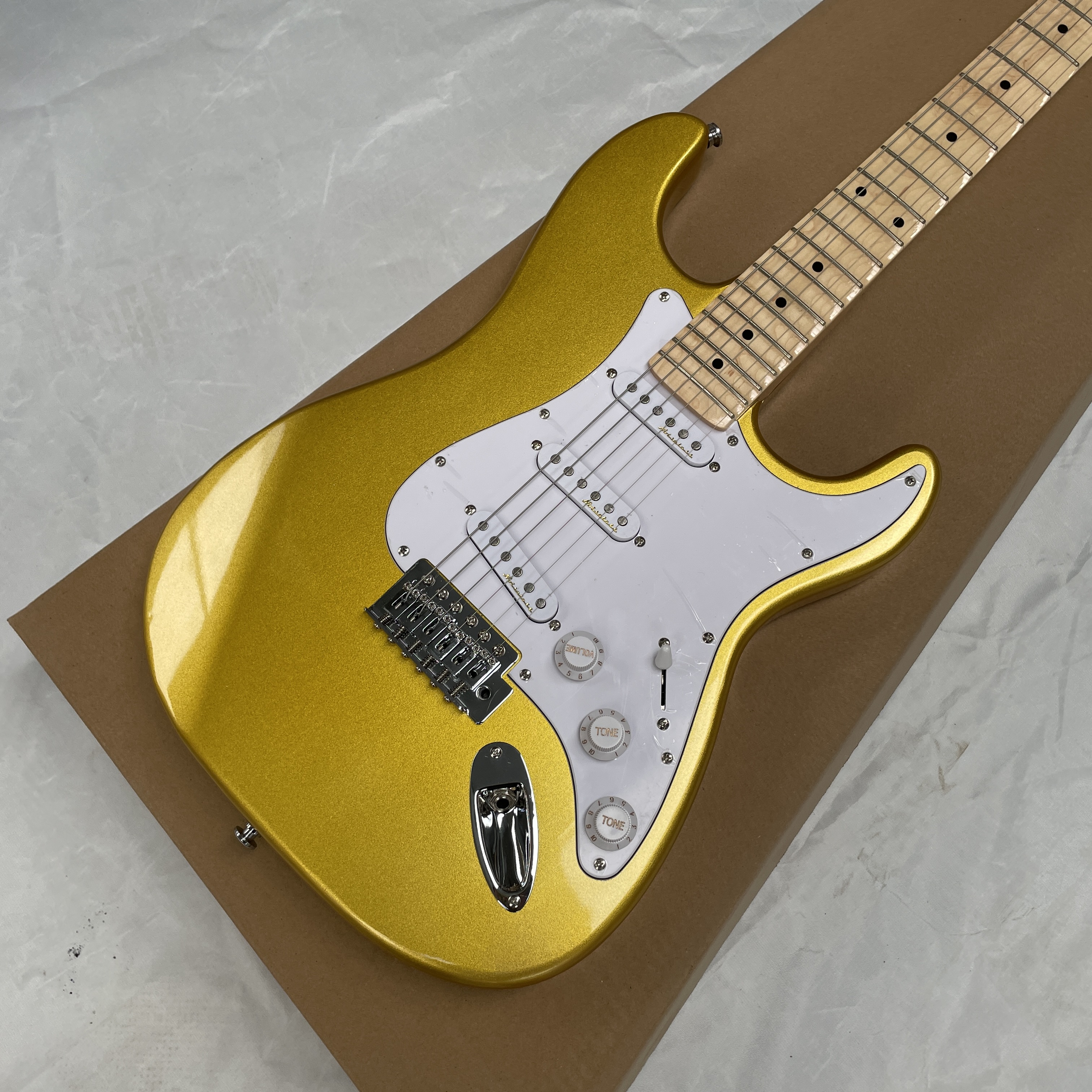 Electric Guitar Beginner - Gold-plated pink lacquer electric guitar, single-coil