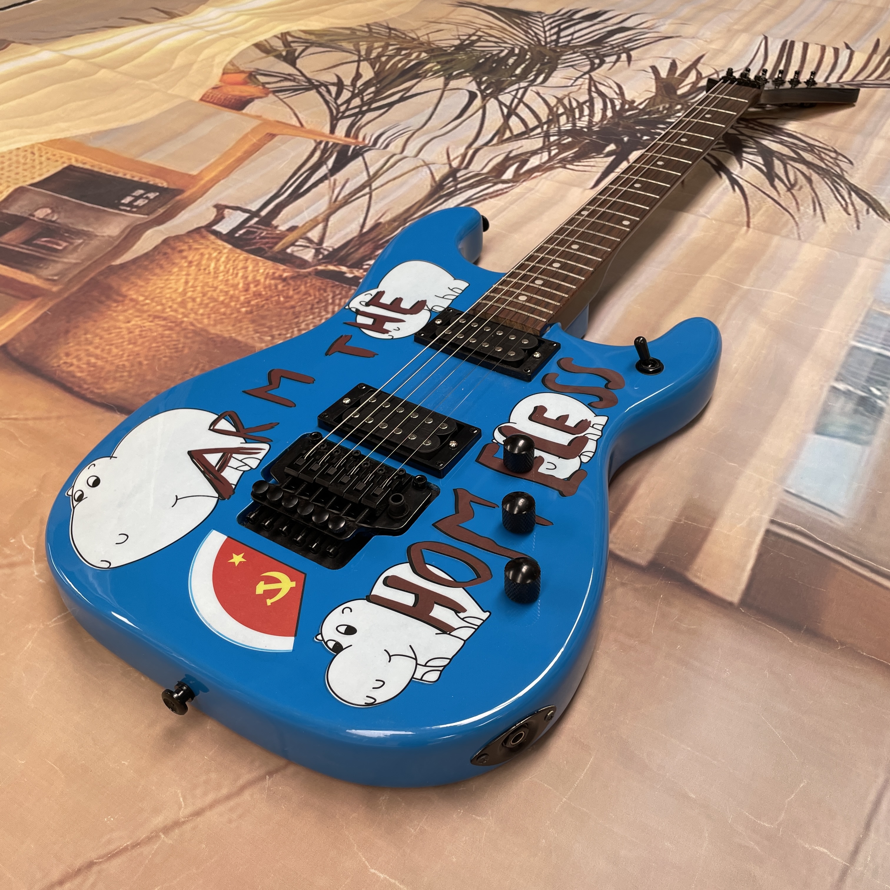 Blue background cartoon patter - Electric Guitar Beginner recensione e prezzo