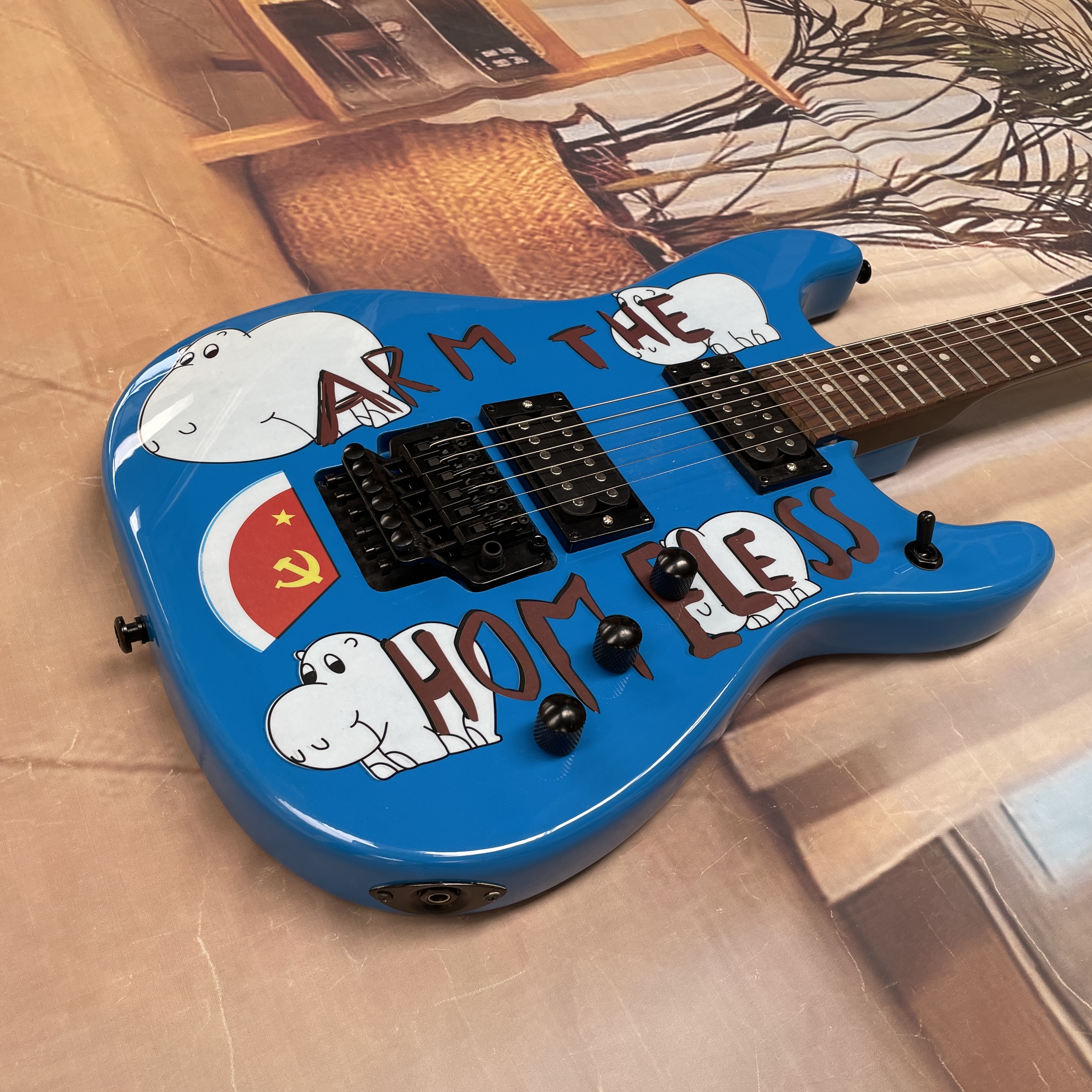 Blue background cartoon patter - Electric Guitar Beginner recensione e prezzo