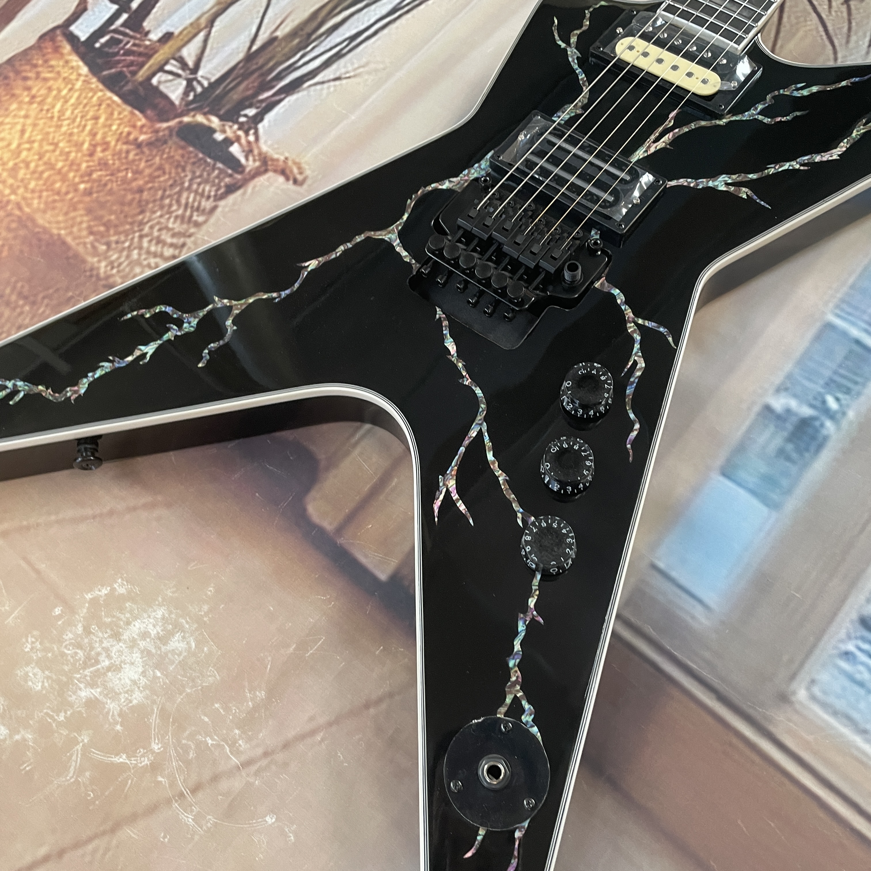6-string black lightningshaped - Electric Guitar Beginner recensione e prezzo