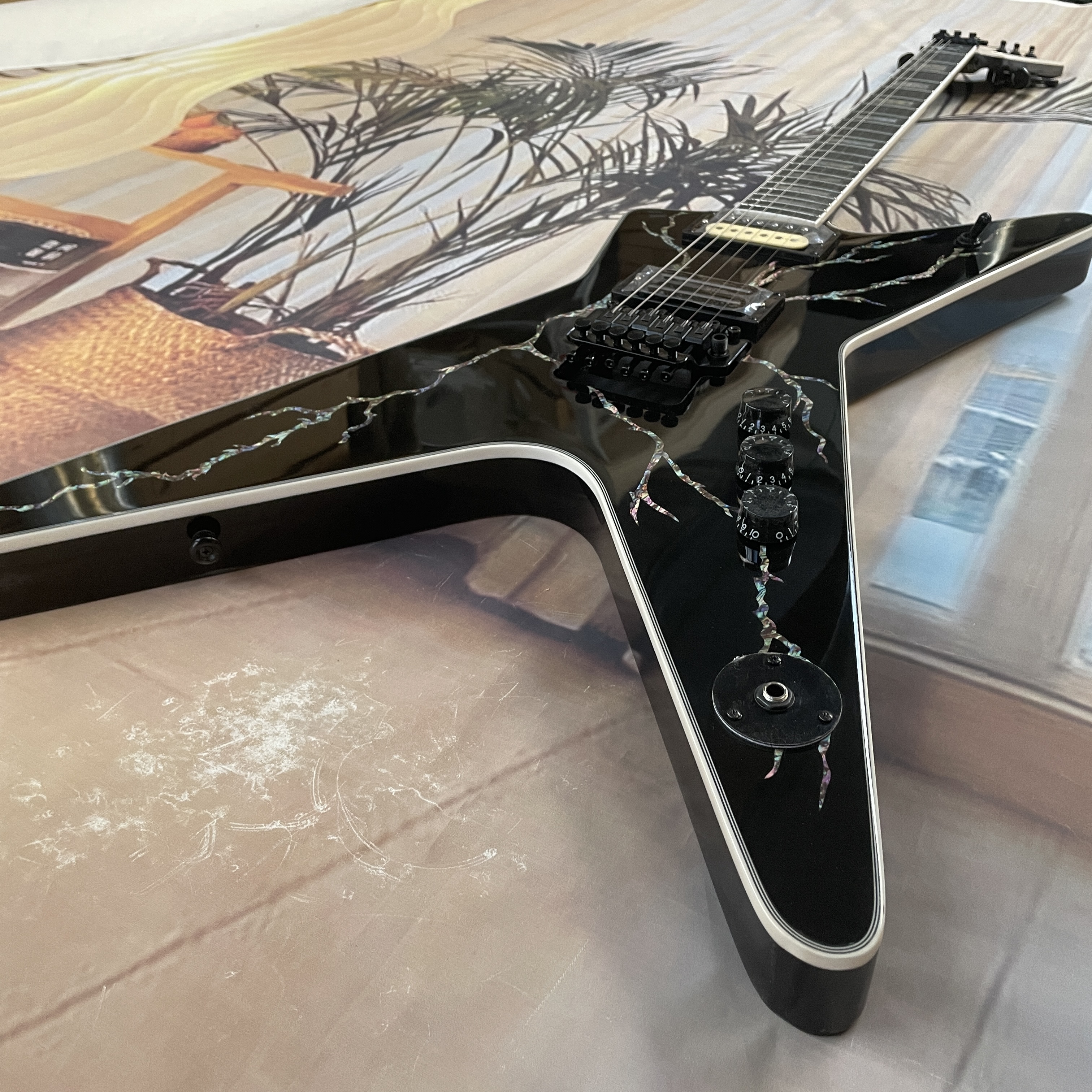 6-string black lightningshaped - Electric Guitar Beginner recensione e prezzo
