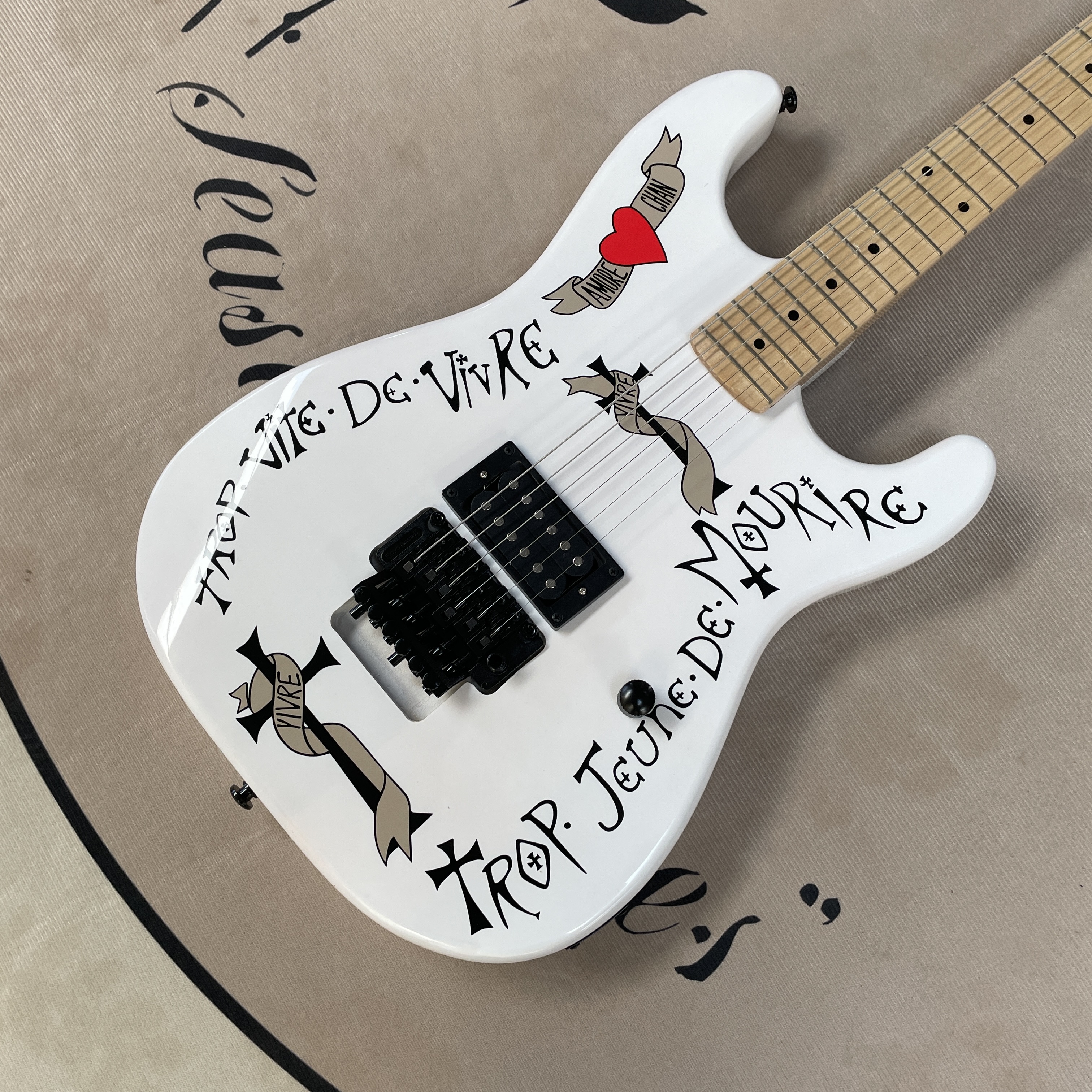 6 Strings White Floyd Electric - Electric Guitar Beginner recensione e prezzo