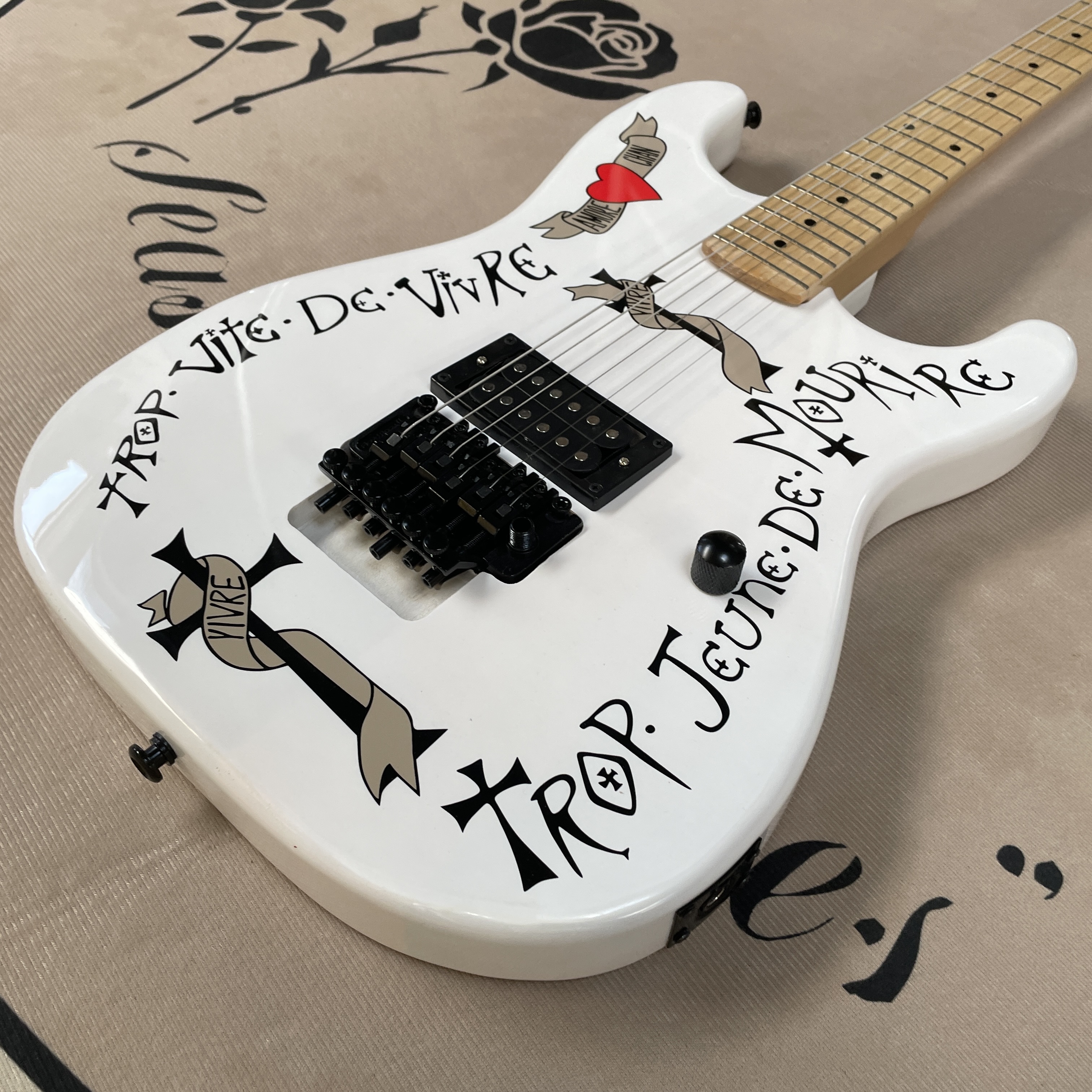 6 Strings White Floyd Electric - Electric Guitar Beginner recensione e prezzo