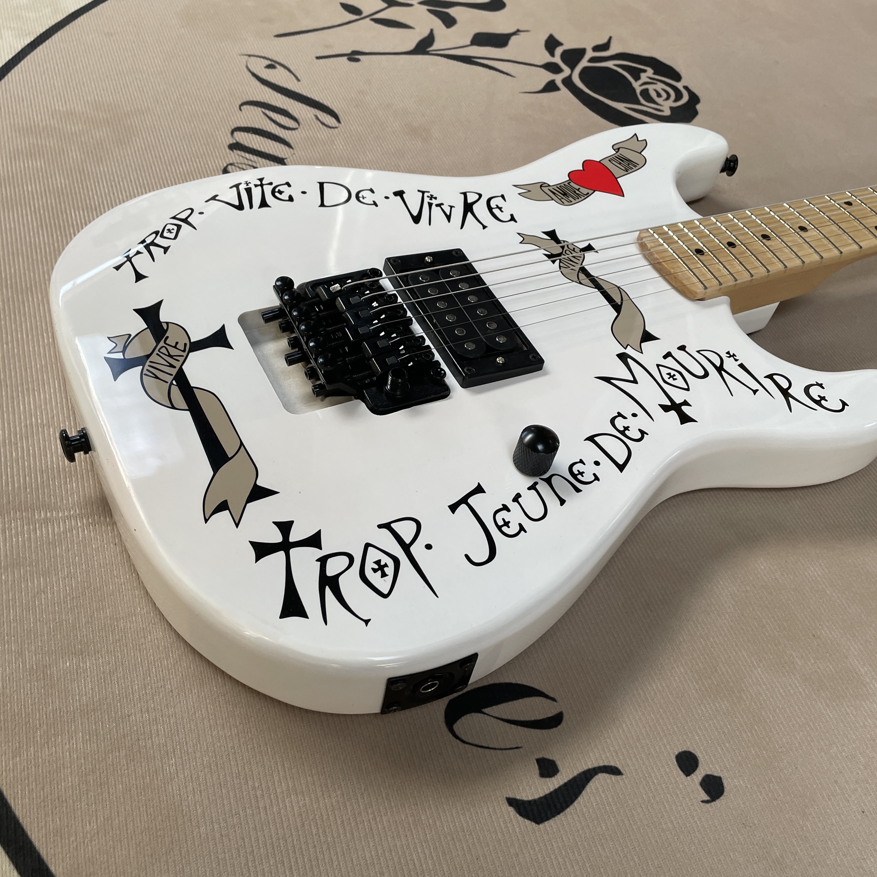 6 Strings White Floyd Electric - Electric Guitar Beginner recensione e prezzo