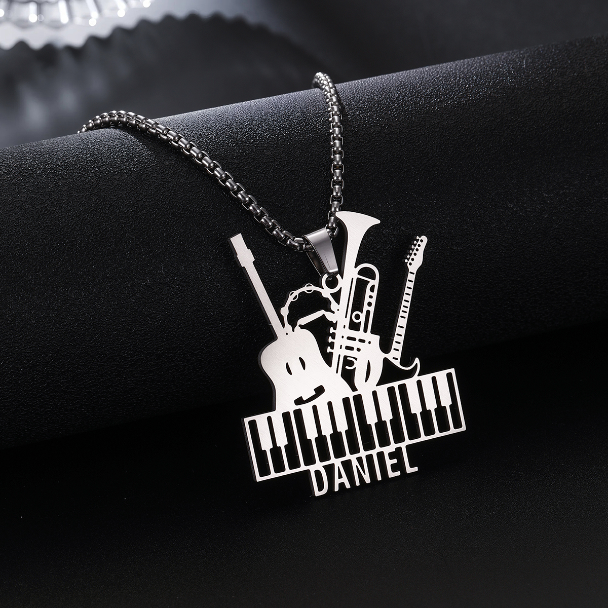 Custom Name Necklaces For Wome - Musical Instrument With Names recensione e prezzo