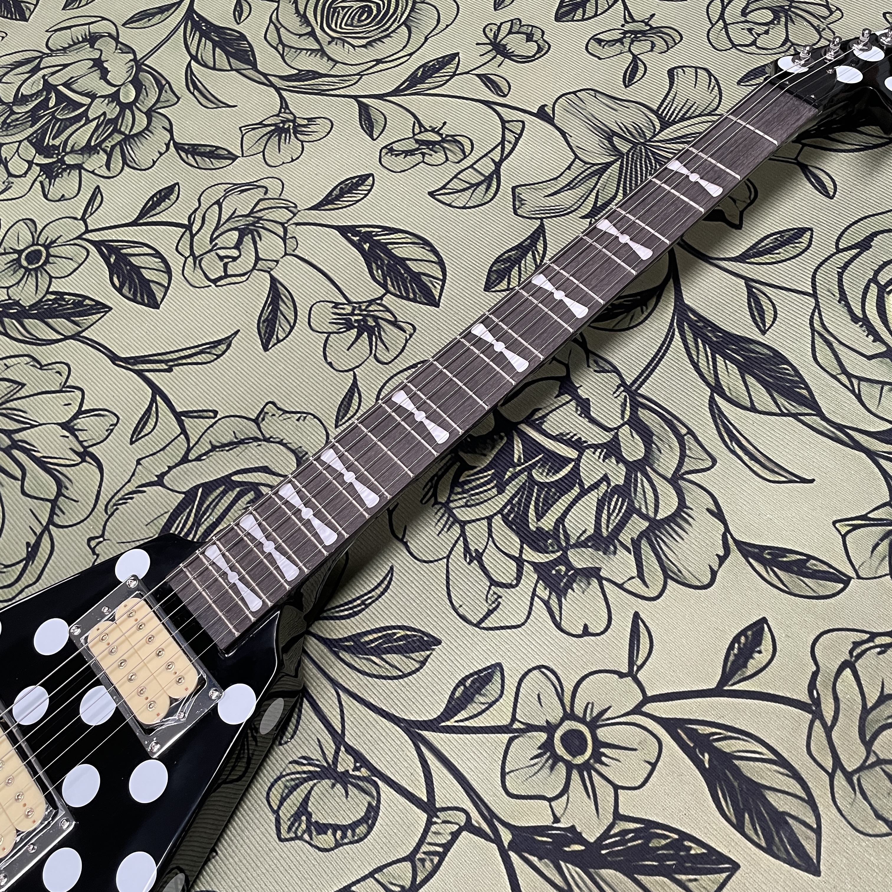 6-string electric guitar, blac - Electric Guitar Beginner recensione e prezzo